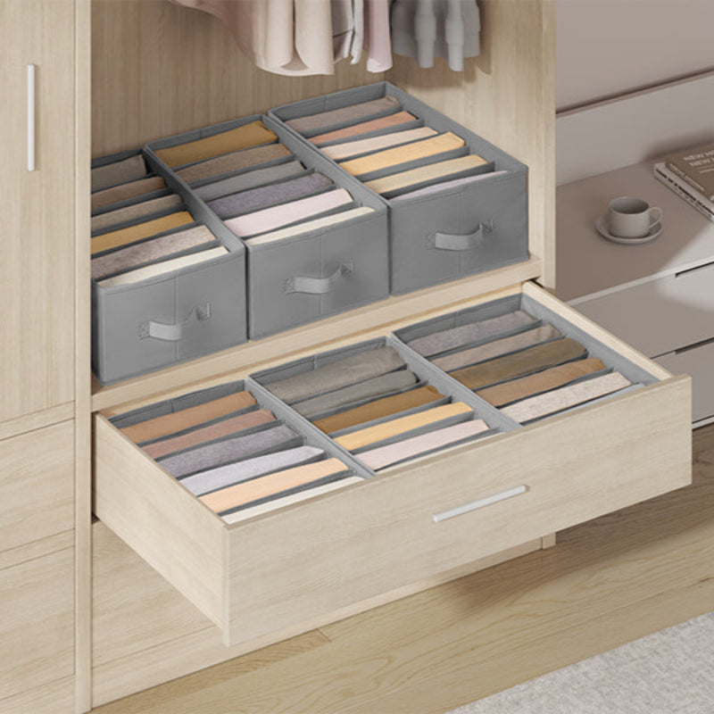 rangement des paniers à linge dans un placard bien oagnisée