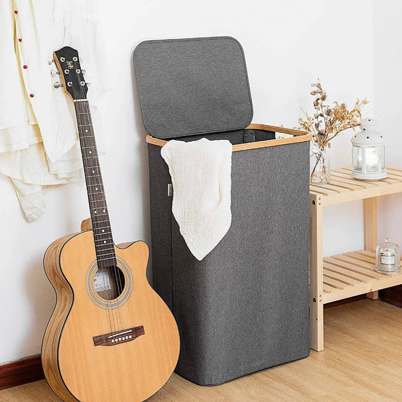 Panier à linge sale grande capacité dans une chambre 
