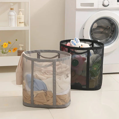 Deux panier à linge sale en maille 